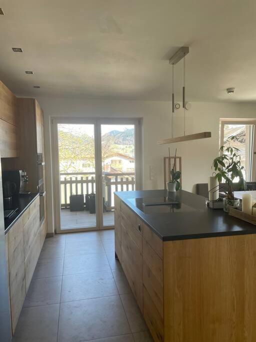 Wunderschoenes 4 Zimmer Apartment Mit Seeblick Bad Wiessee Dış mekan fotoğraf